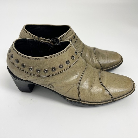 Josef Seibel Grey leather Pewter Gray Studded Ankle Boots Sz 38 - Picture 2 of 11